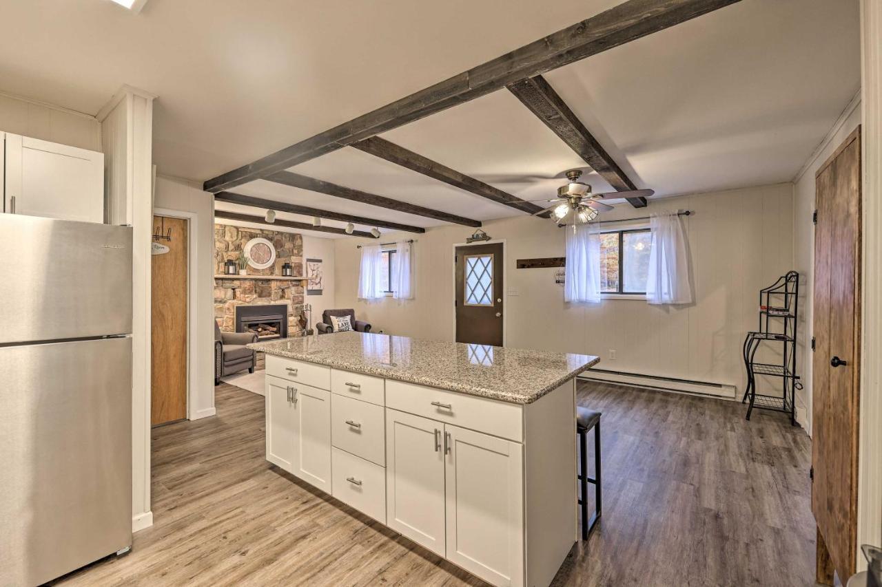 Cozy Poconos Ranch With Pool Access, Near Lake! Gouldsboro