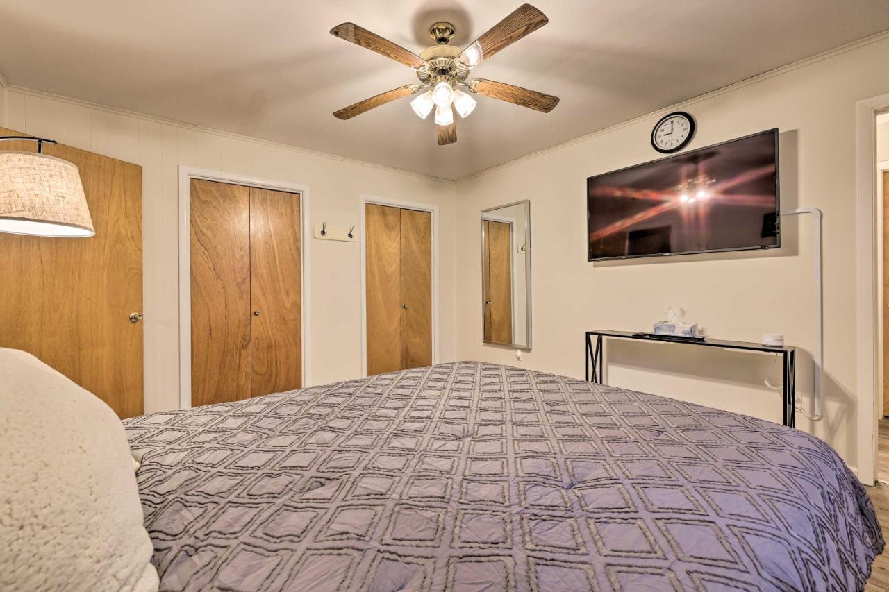 Cozy Poconos Ranch With Pool Access, Near Lake! * Gouldsboro