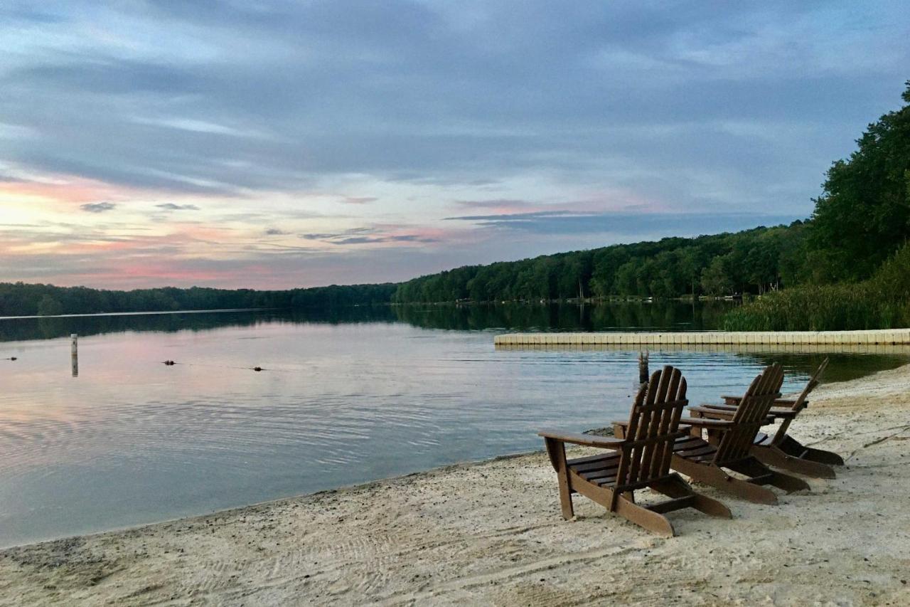 Cozy Poconos Ranch With Pool Access, Near Lake! * Gouldsboro